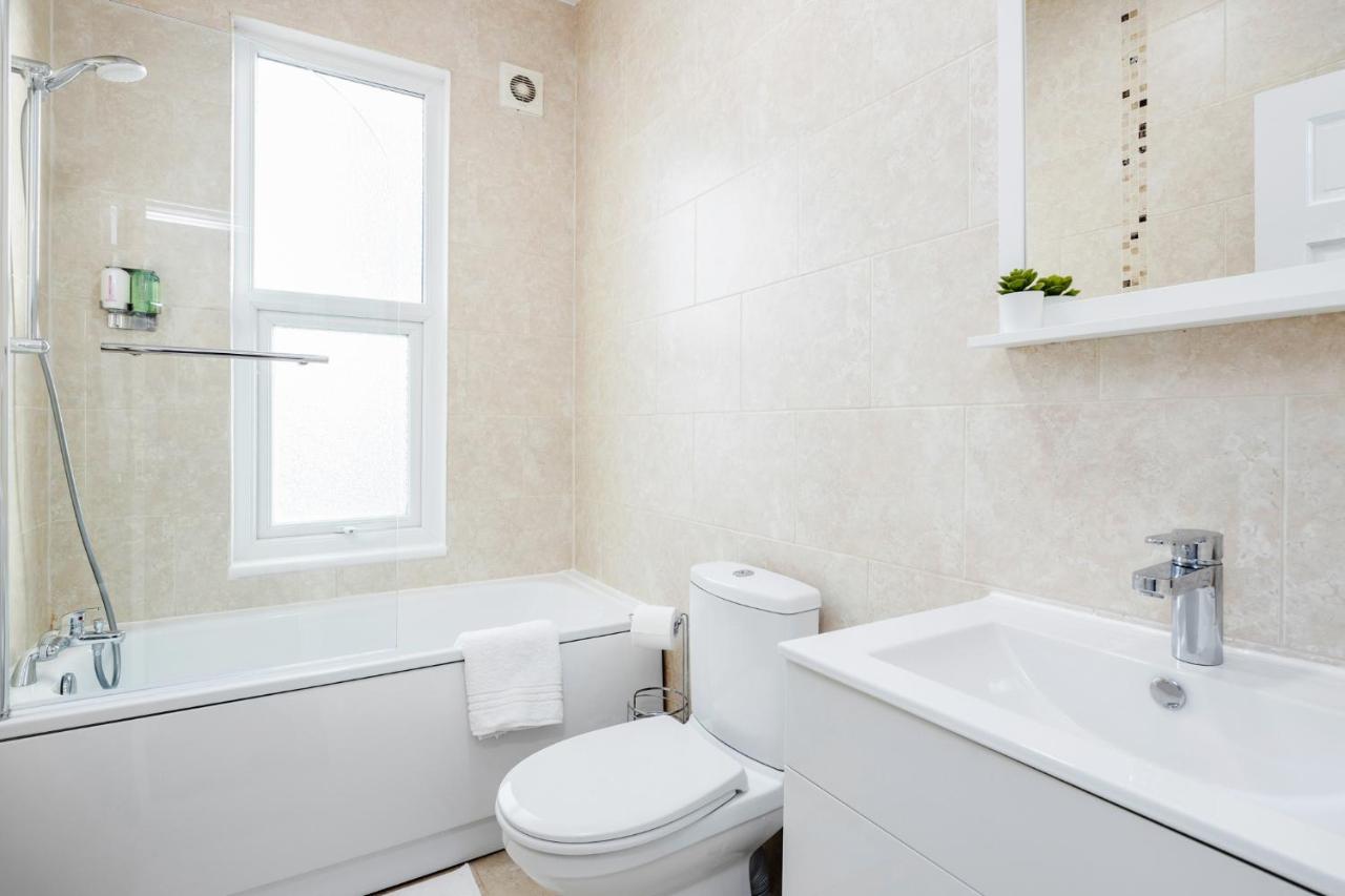 Business & Leisure 2 Bedroom & Parking By Damask Homes Ilford Zewnętrze zdjęcie